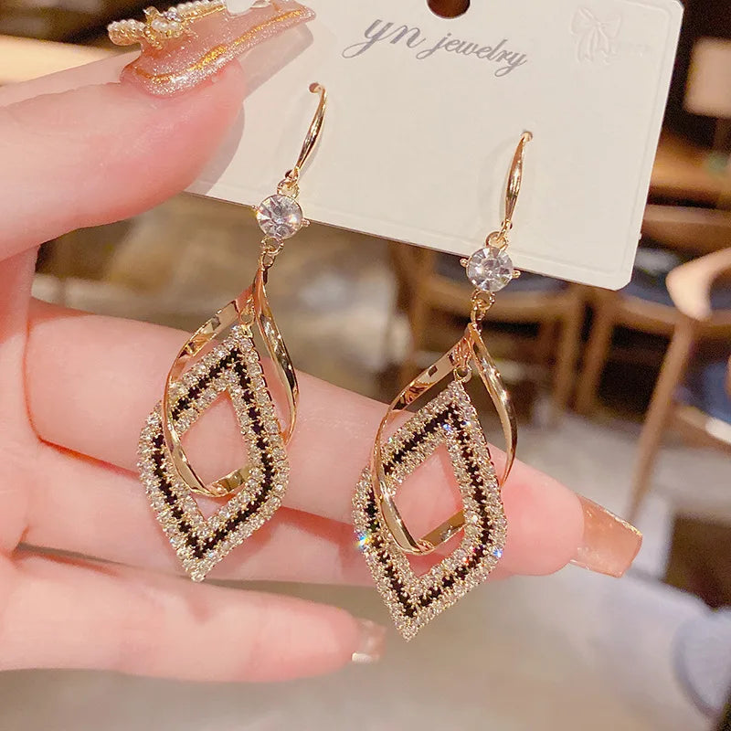 Vintage Geometric Hollow Earrings