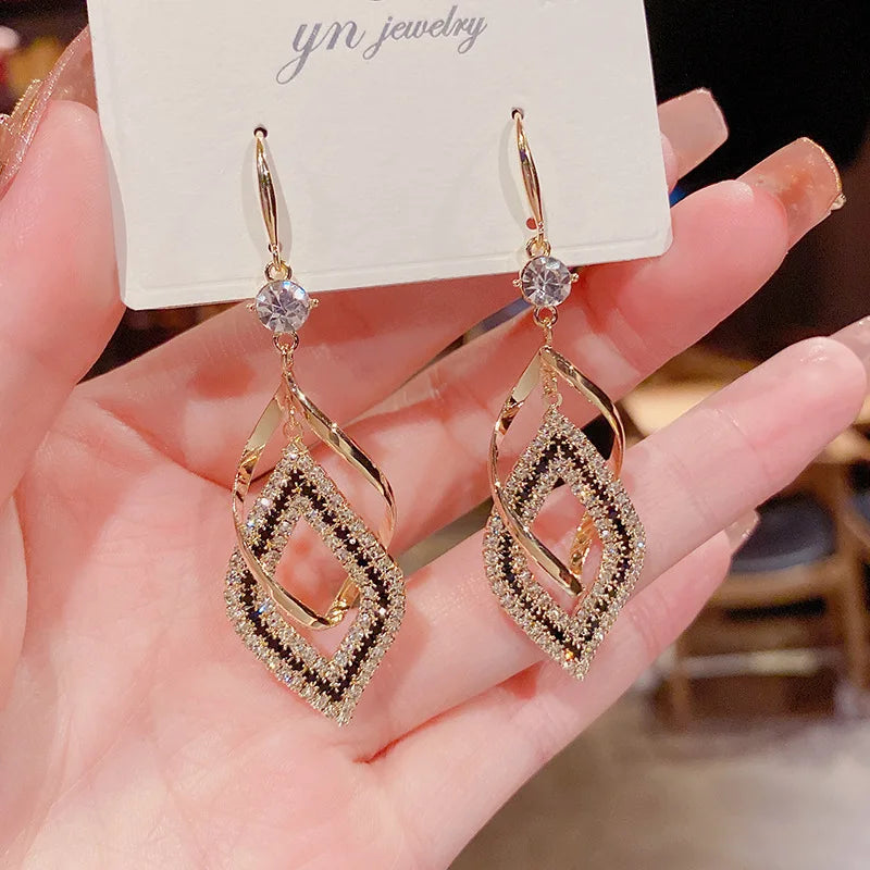 Vintage Geometric Hollow Earrings