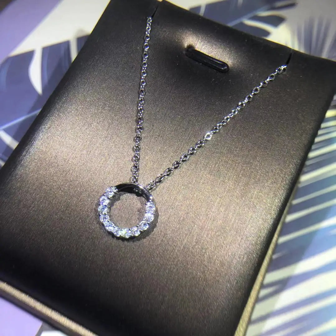 Simple Luxury Circle Pendant Necklace