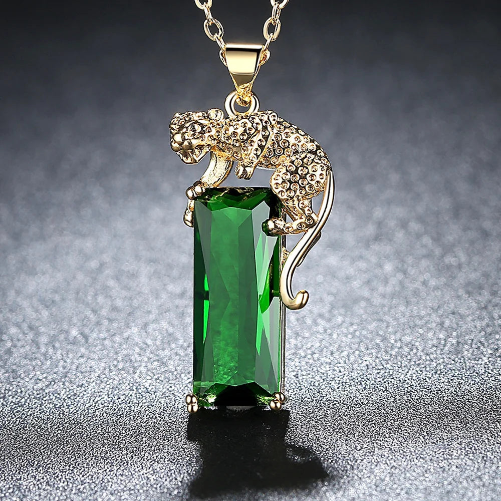 Elegant Leopard Green Crystal Necklace