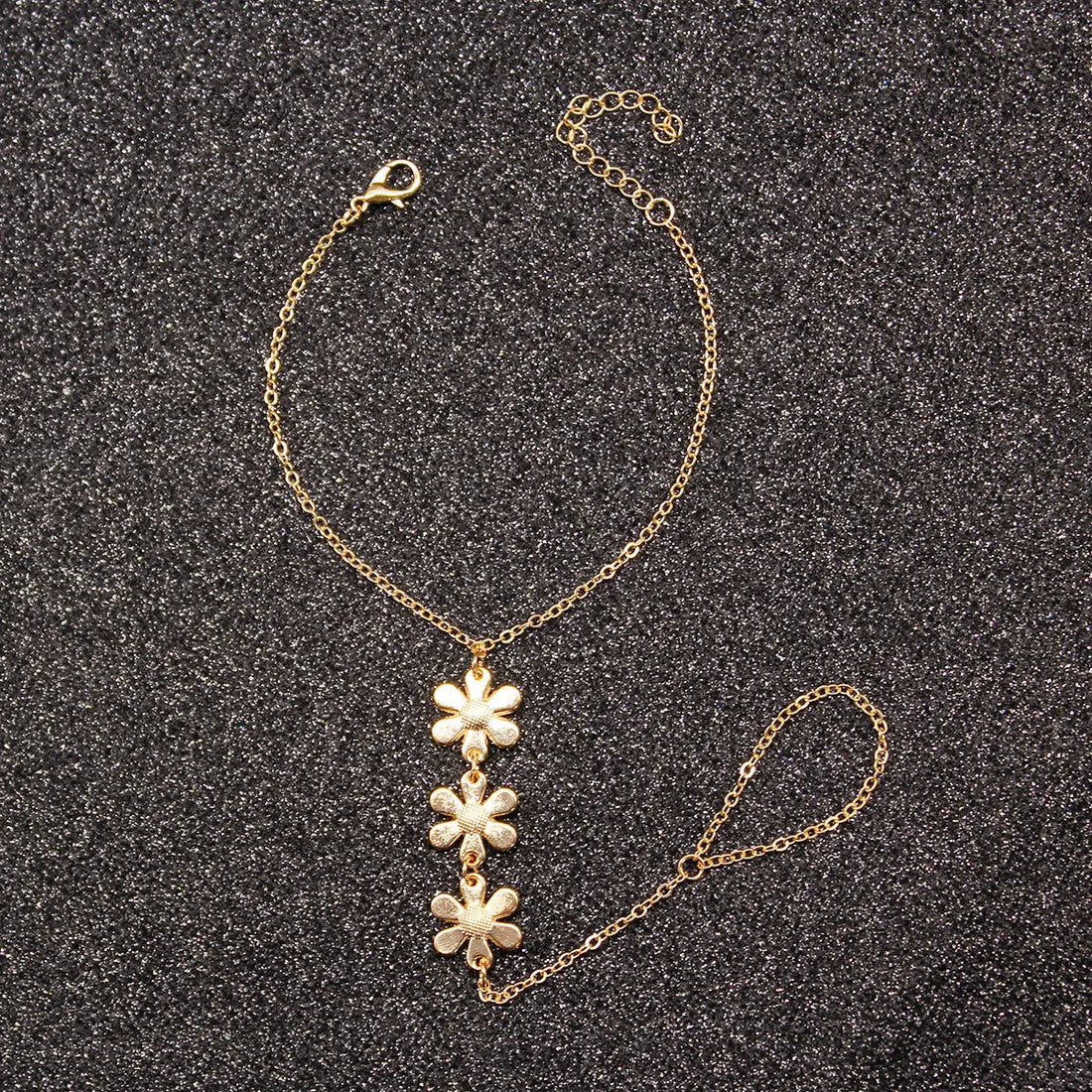 Gold Flower Pendant Link Bracelet