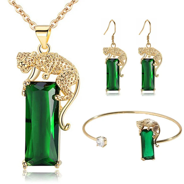 Elegant Leopard Green Crystal Necklace