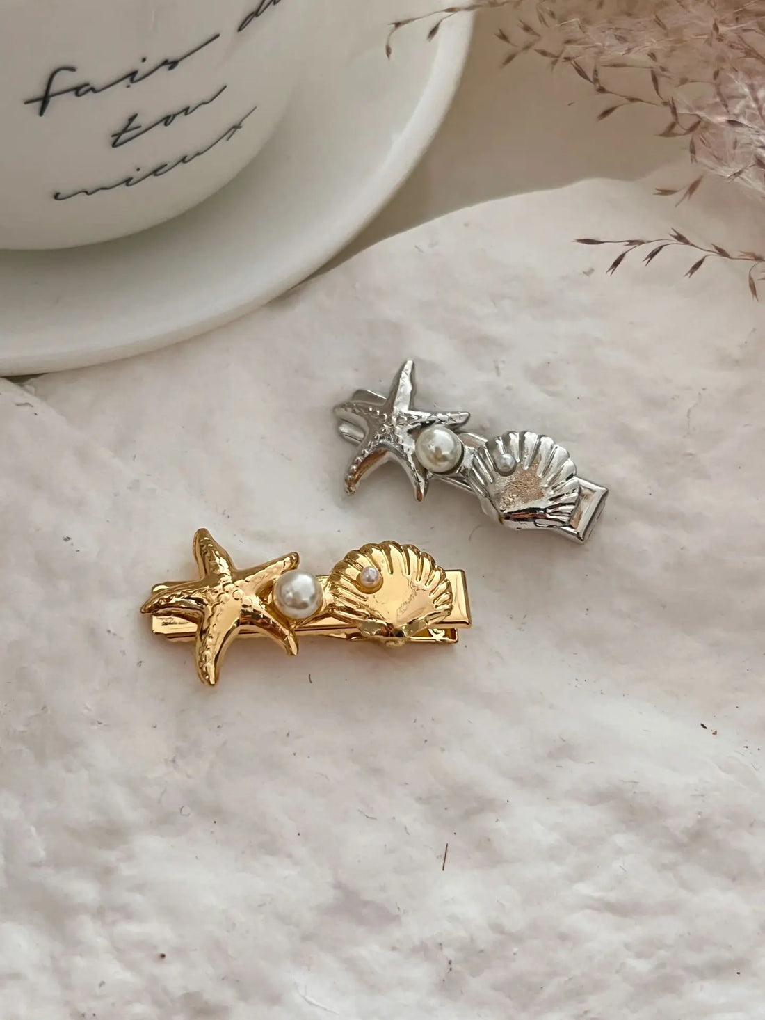 Ocean Style Hair Clips with Scallop and Starfish Design