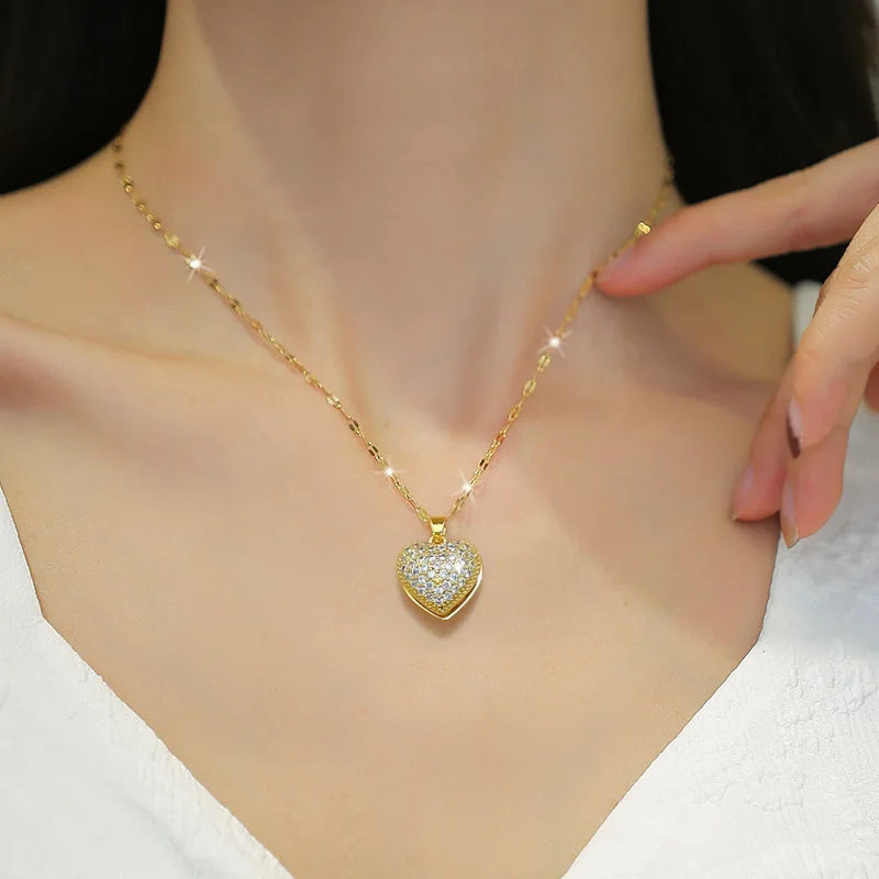 Luxurious Peach Heart Pearl Necklace