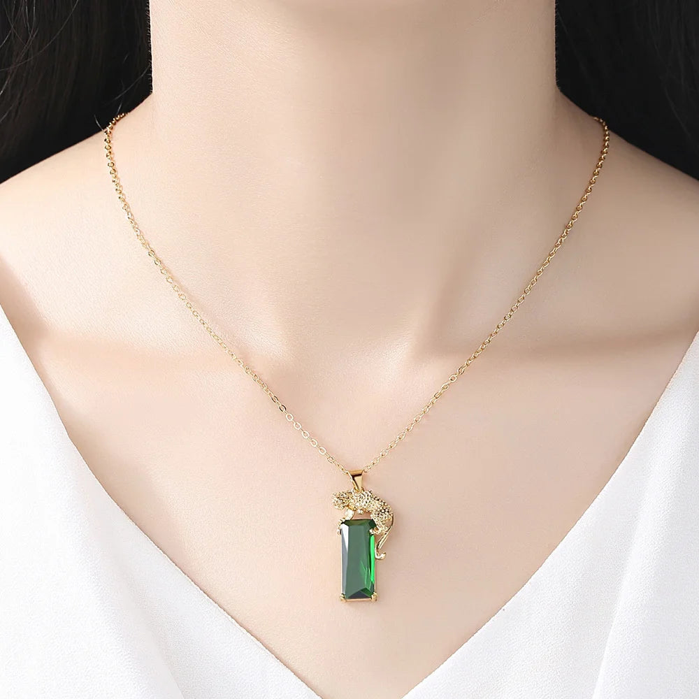 Elegant Leopard Green Crystal Necklace