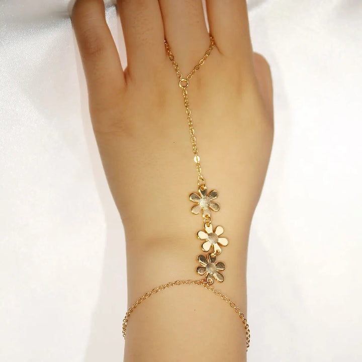 Gold Flower Pendant Link Bracelet