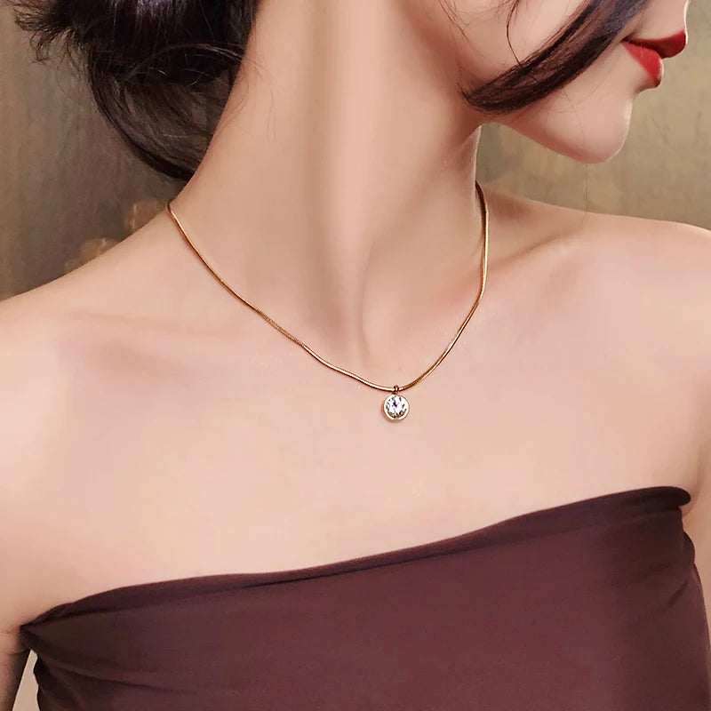 Shiny Zircon Pendant Gold Necklace