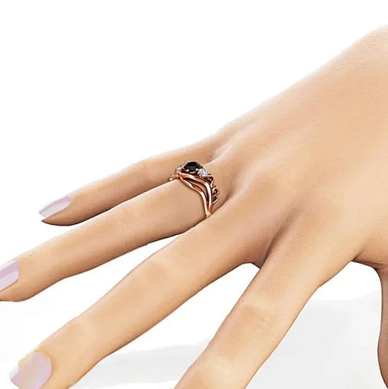 Black Stone Witch Twist Ring