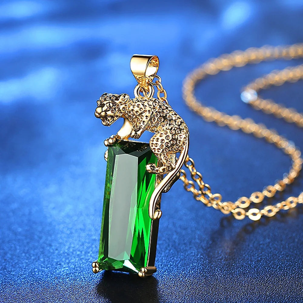 Elegant Leopard Green Crystal Necklace