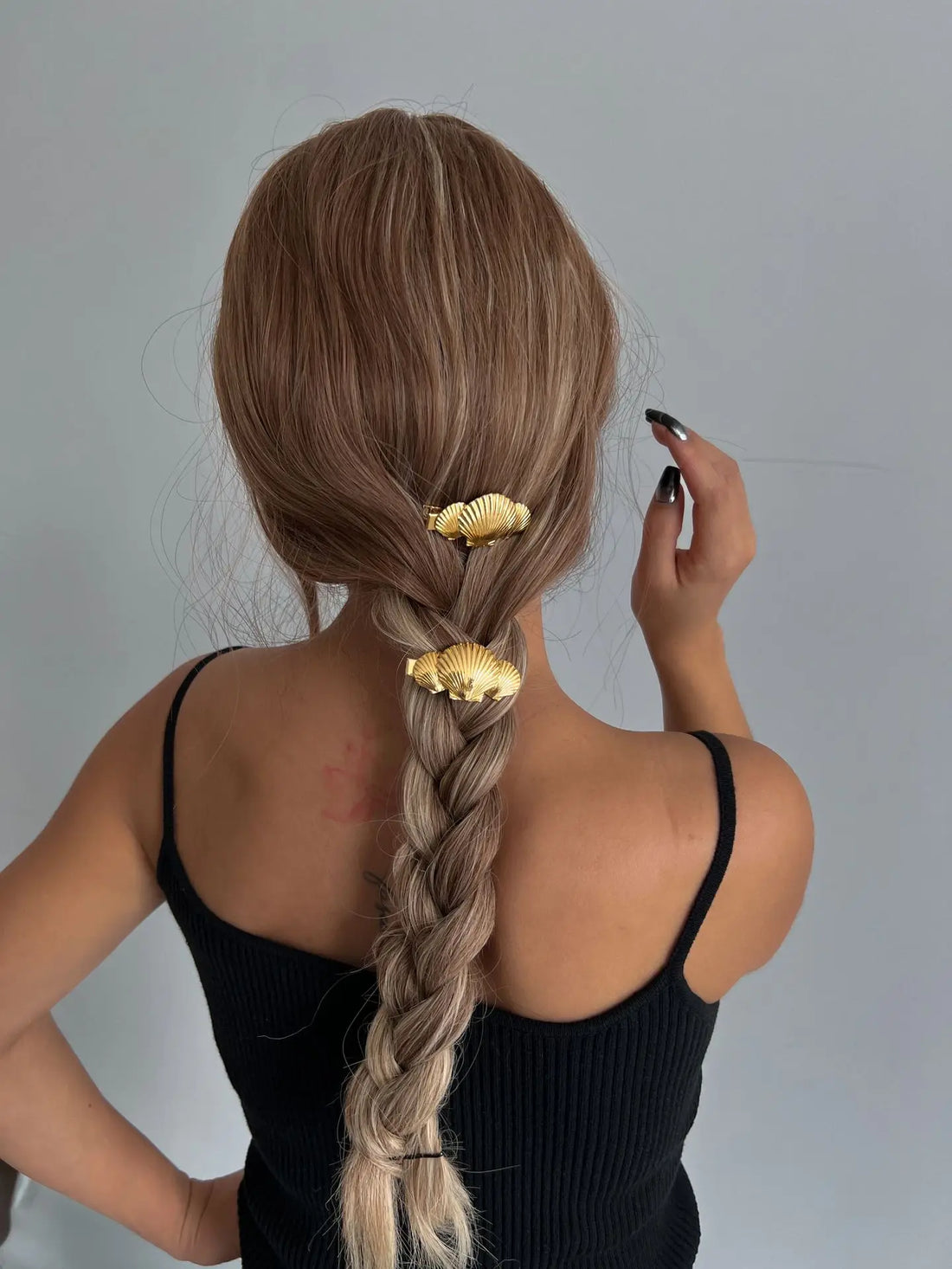 Ocean Style Hair Clips with Scallop and Starfish Design