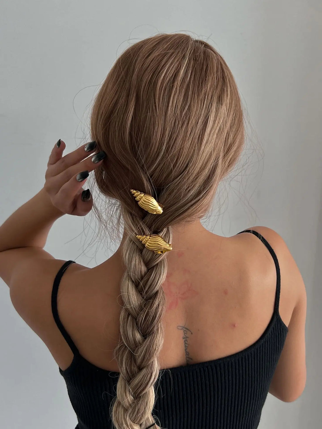 Ocean Style Hair Clips with Scallop and Starfish Design