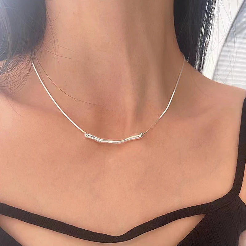 سلسلة عنق بسيطة من الفولاذ المقاوم للصدأ للنساء باللون الذهبي