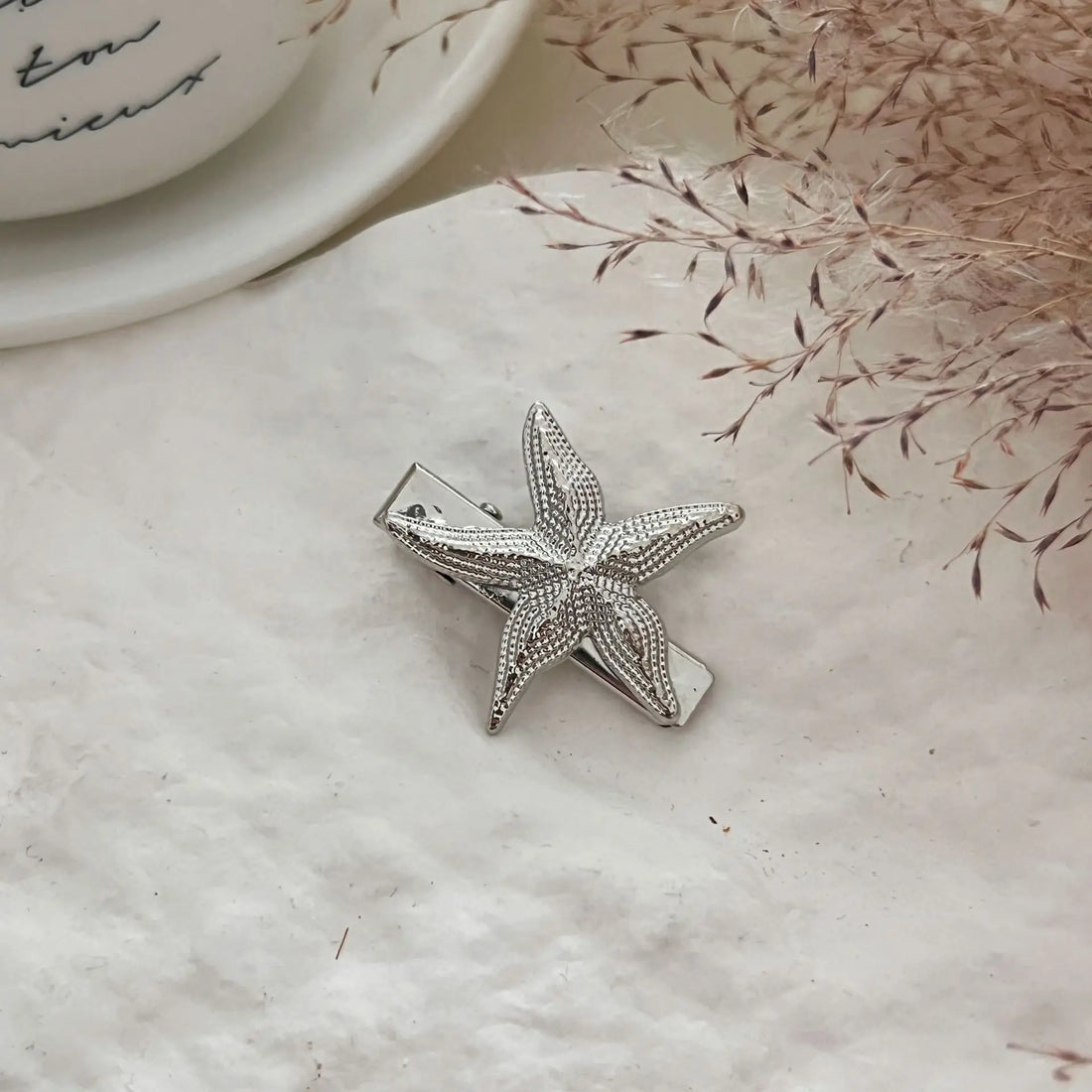 Ocean Style Hair Clips with Scallop and Starfish Design